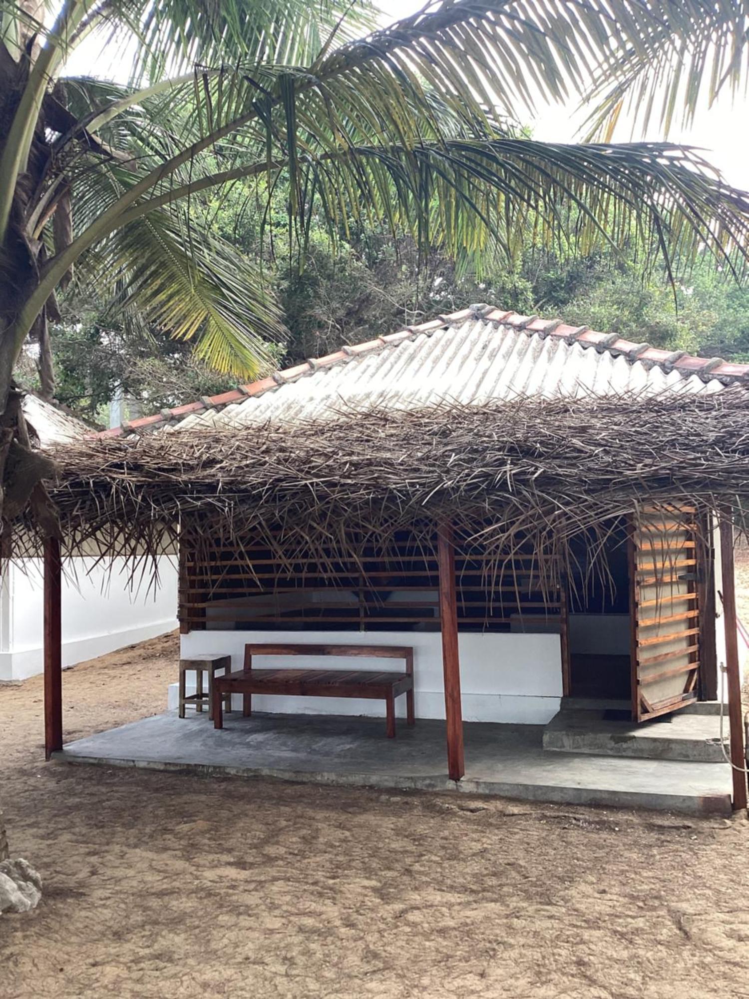 Upali Beach Surf Resort & Cafe Arugam Kudah Eksteriør bilde